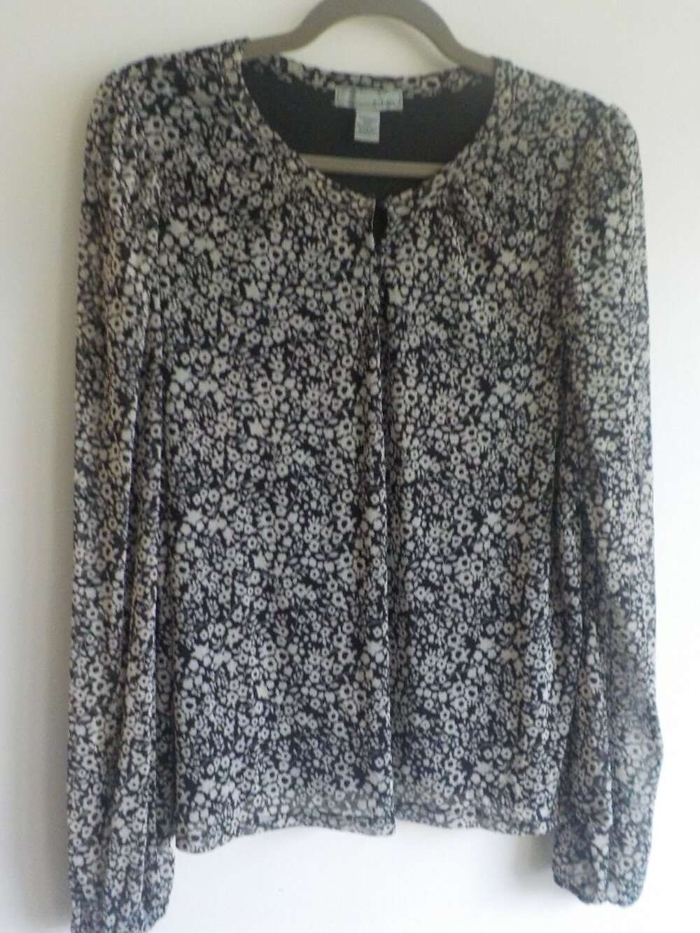 By Design Blouse - Large/X-Large - White Flower/Black Long Sleeve Lined (2296)